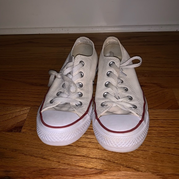 White low top converse - Picture 1 of 1